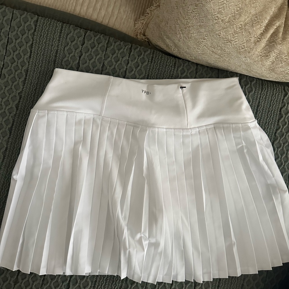 Abercrombie & Fitch White Mini Pleated Skirt